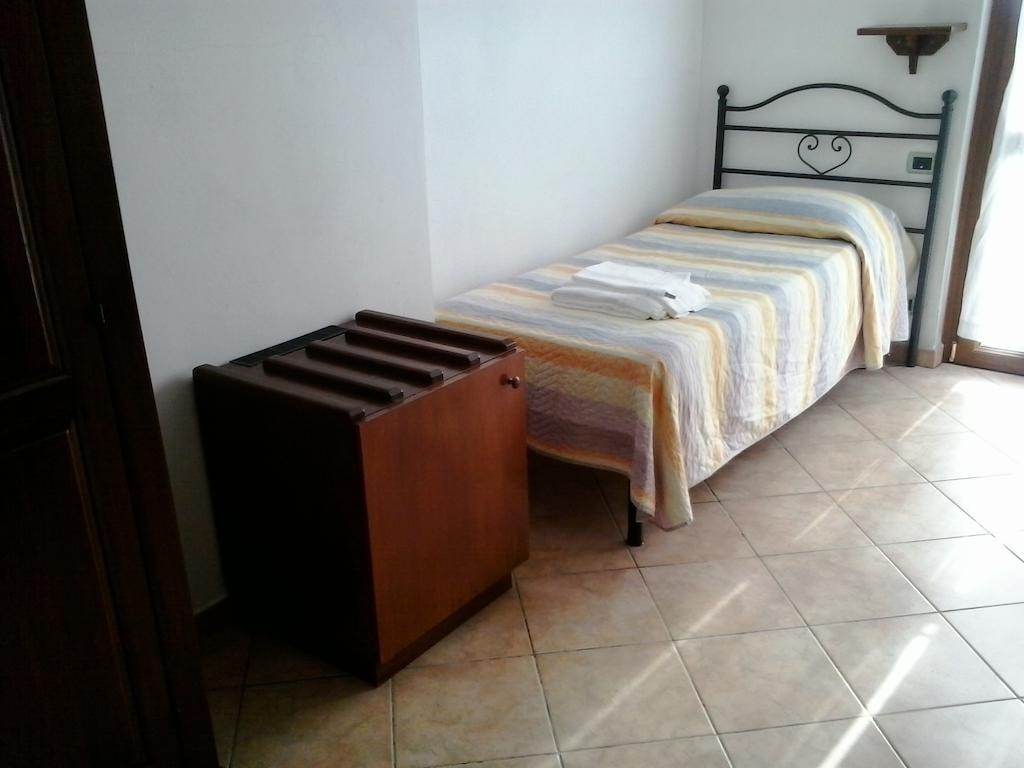בוורינו Agriturismo Casalino חדר תמונה